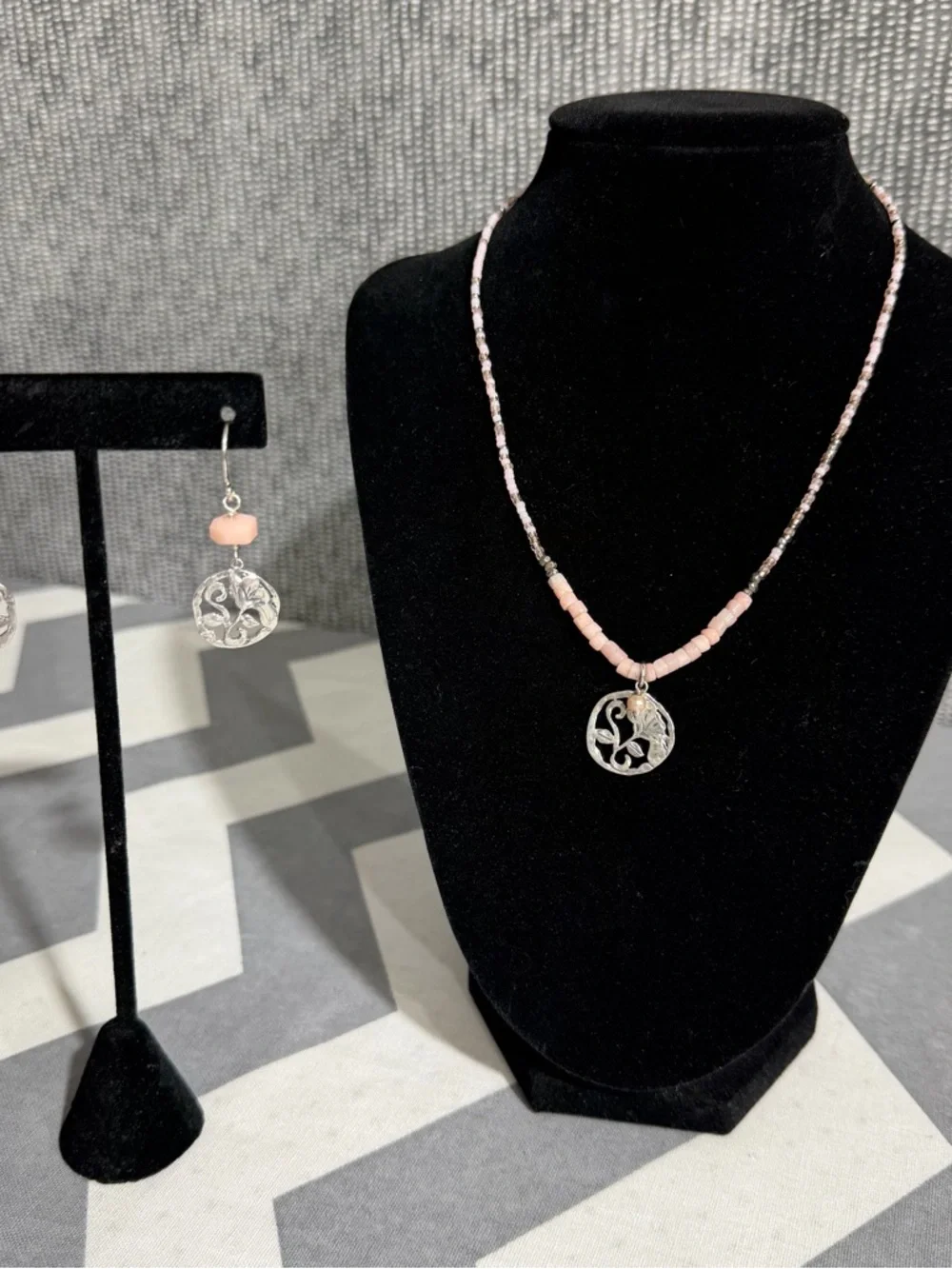 Silpada Pink Beaded Necklace with Silver Filigree Pendant and Matching Earrings - Picture 11 of 11